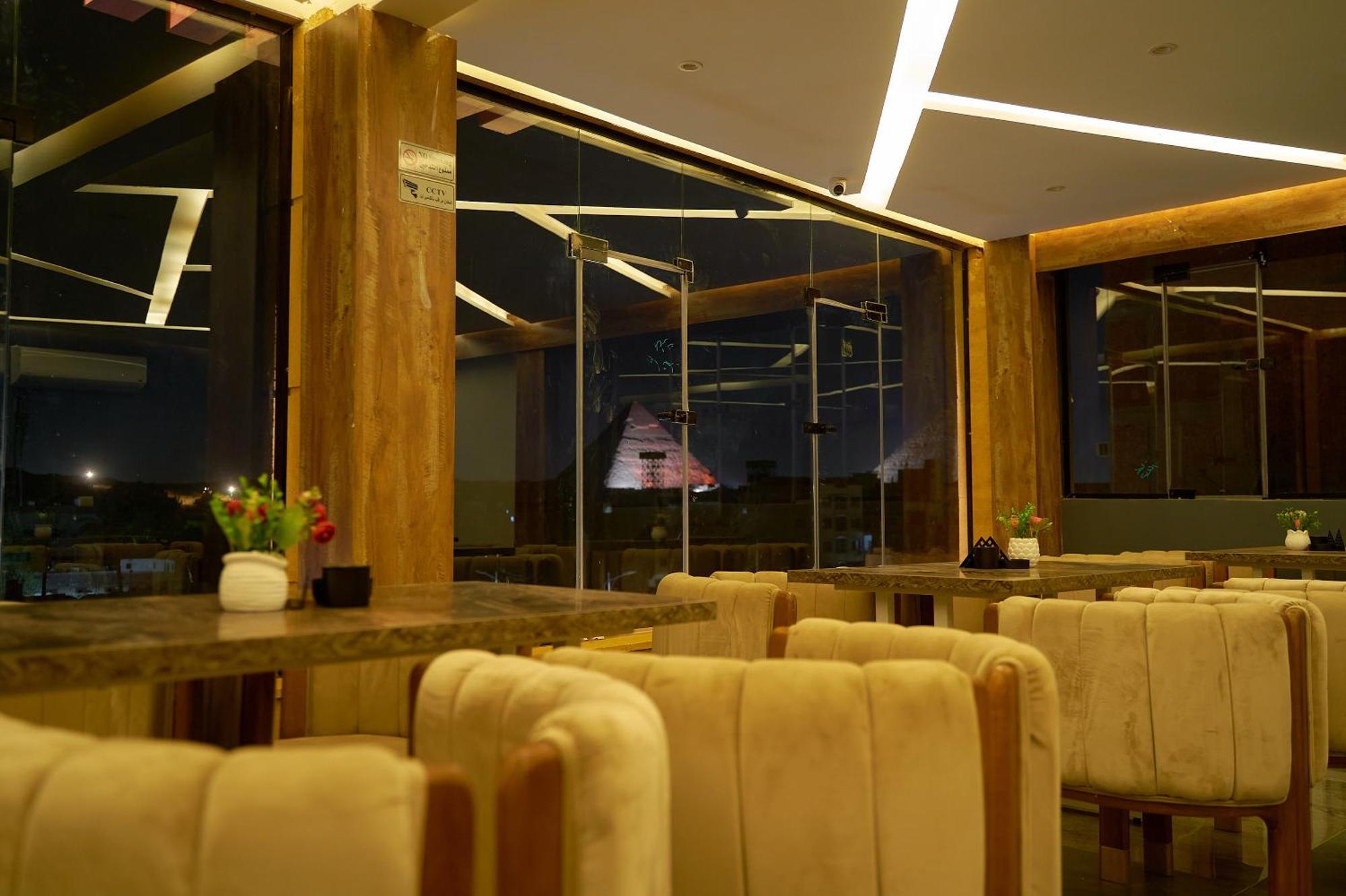 Crown Pyramids View Hotel Giza Esterno foto